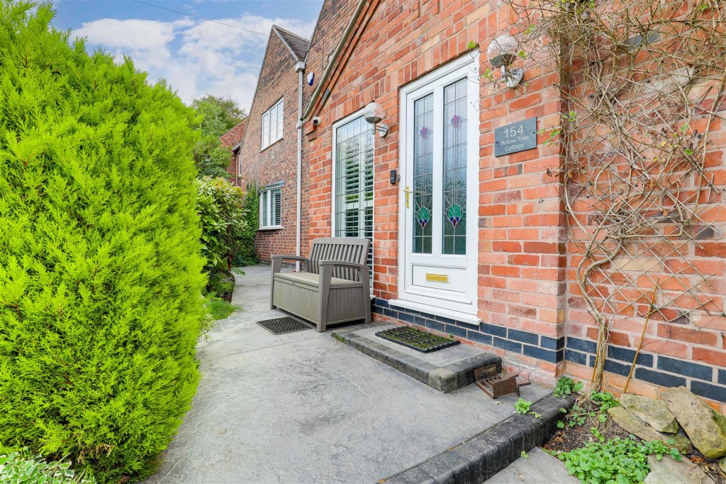 Nottingham Road, Trowell, Nottinghamshire, NG9 3PP