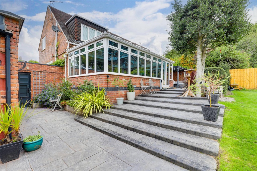 Nottingham Road, Trowell, Nottinghamshire, NG9 3PP