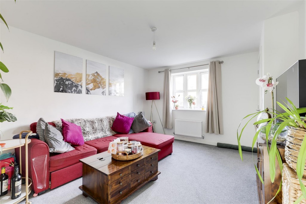 Baxter Close, Hucknall, Nottinghamshire, NG15 8LF