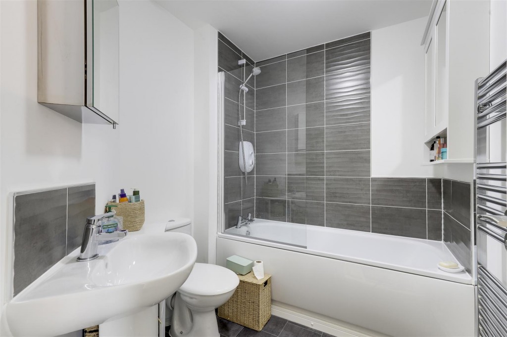 Baxter Close, Hucknall, Nottinghamshire, NG15 8LF