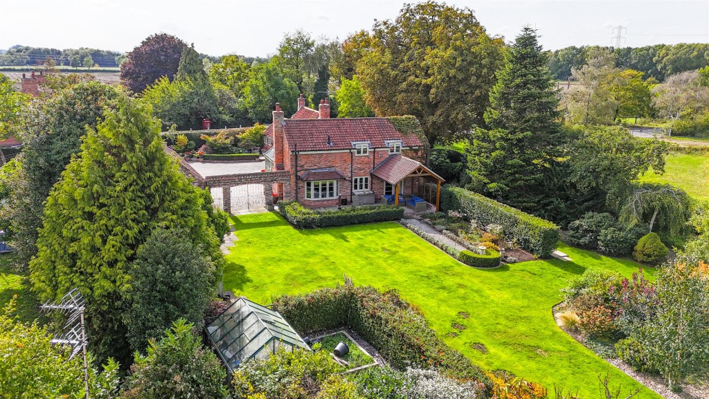 Main Street, Caythorpe, Nottinghamshire, NG14 7ED