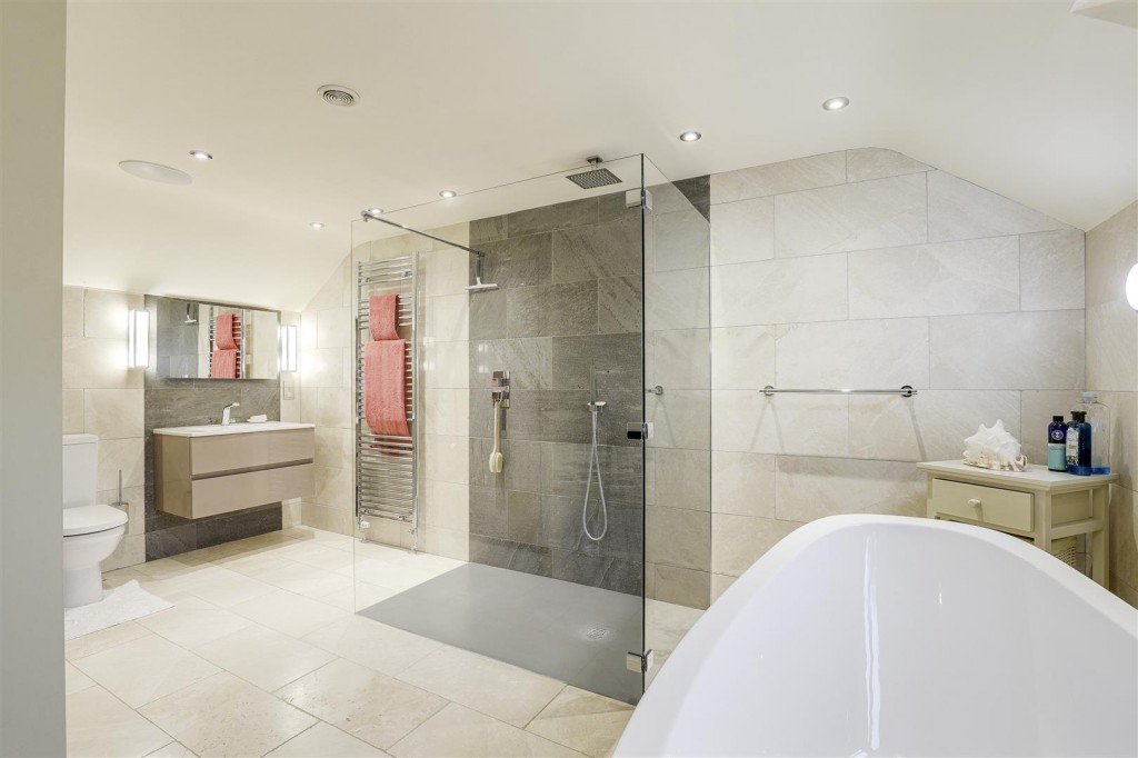 Main Street, Caythorpe, Nottinghamshire, NG14 7ED