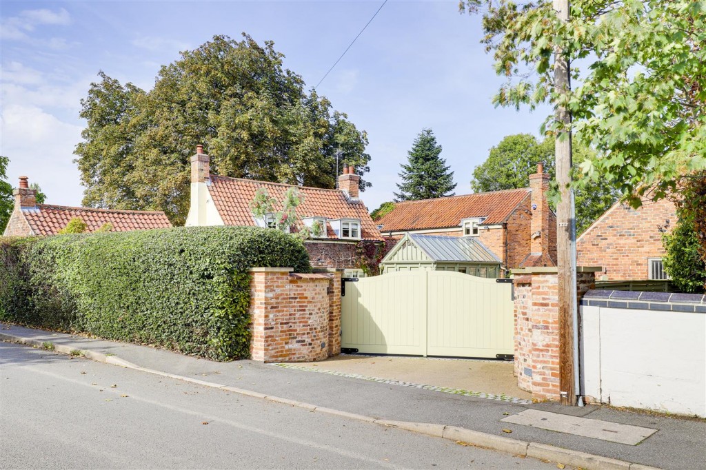 Main Street, Caythorpe, Nottinghamshire, NG14 7ED