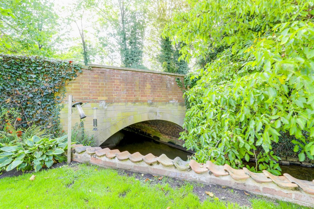 Main Street, Caythorpe, Nottinghamshire, NG14 7ED