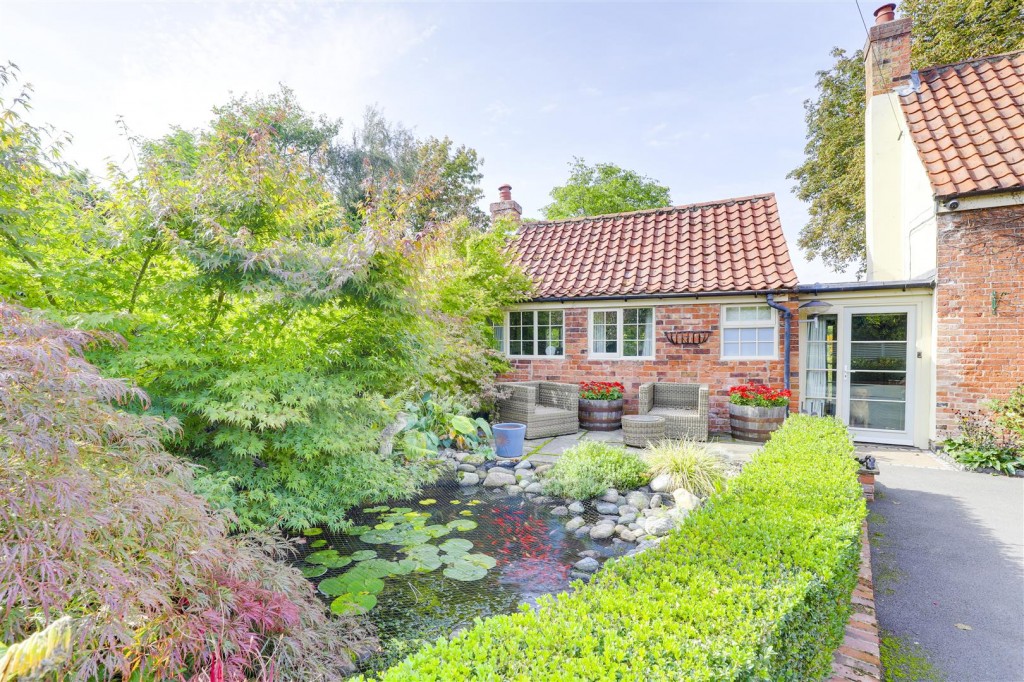 Main Street, Caythorpe, Nottinghamshire, NG14 7ED