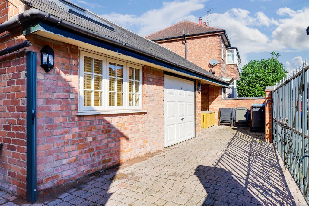 Derby Road, Sandiacre, Nottinghamshire, NG10 5HF