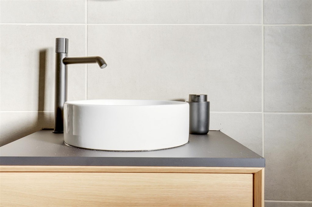 Hartington Avenue, Carlton, Nottinghamshire, NG4 3NR