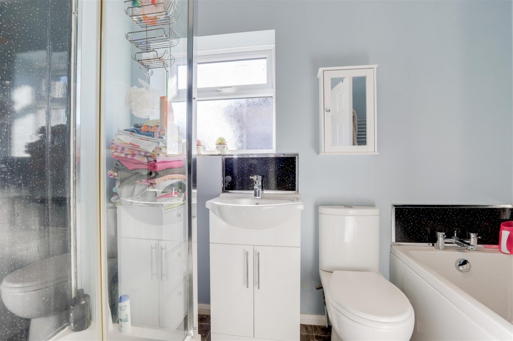 Edgeway, Strelley , Nottinghamshire, NG8 6LY