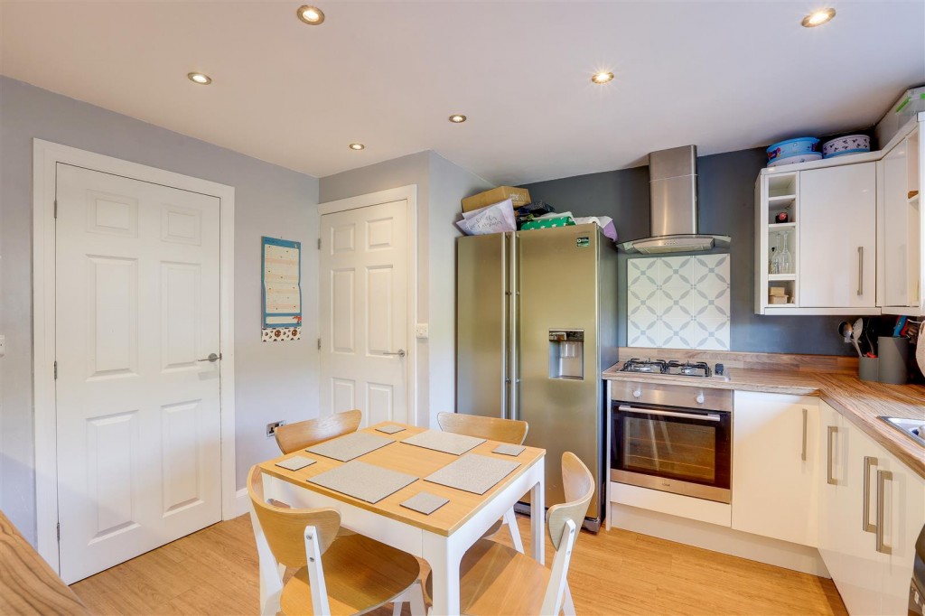 Edgeway, Strelley , Nottinghamshire, NG8 6LY