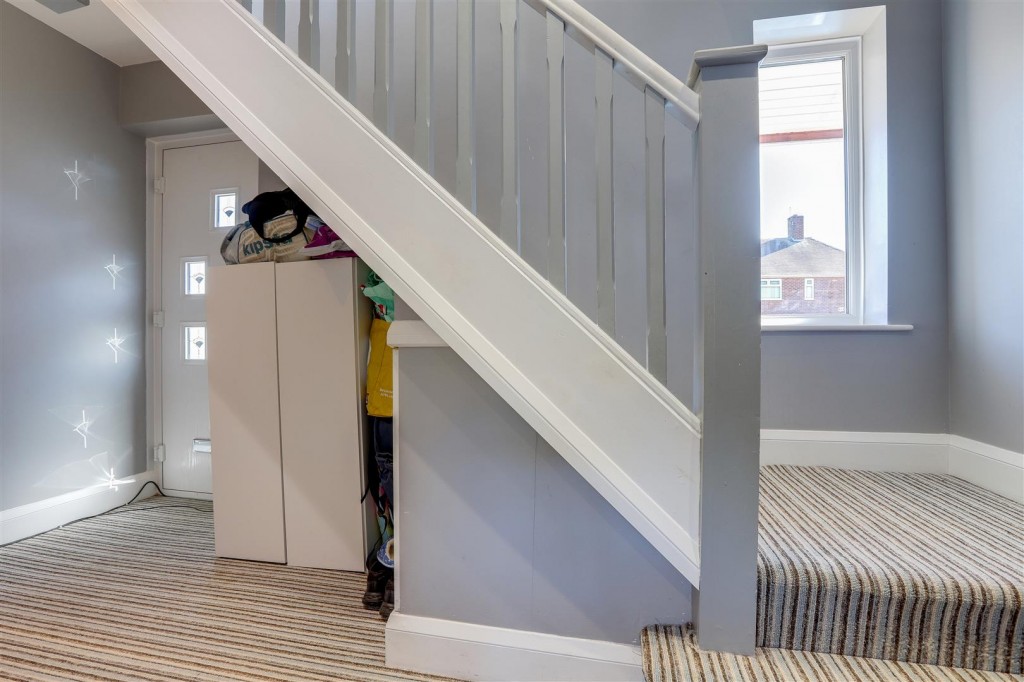 Edgeway, Strelley , Nottinghamshire, NG8 6LY