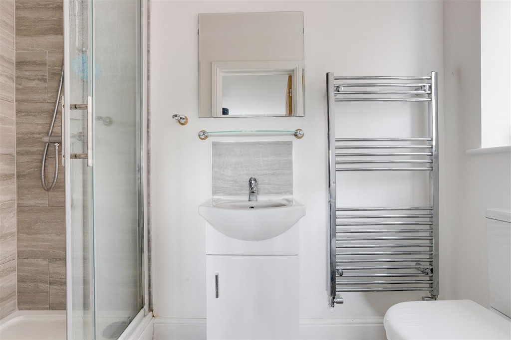 Woodlands Grove, Hucknall, Nottinghamshire, NG15 6SG