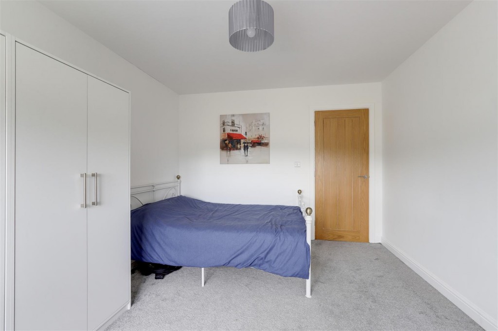 Woodlands Grove, Hucknall, Nottinghamshire, NG15 6SG