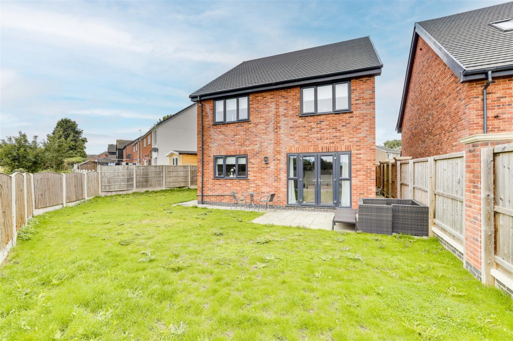 Woodlands Grove, Hucknall, Nottinghamshire, NG15 6SG