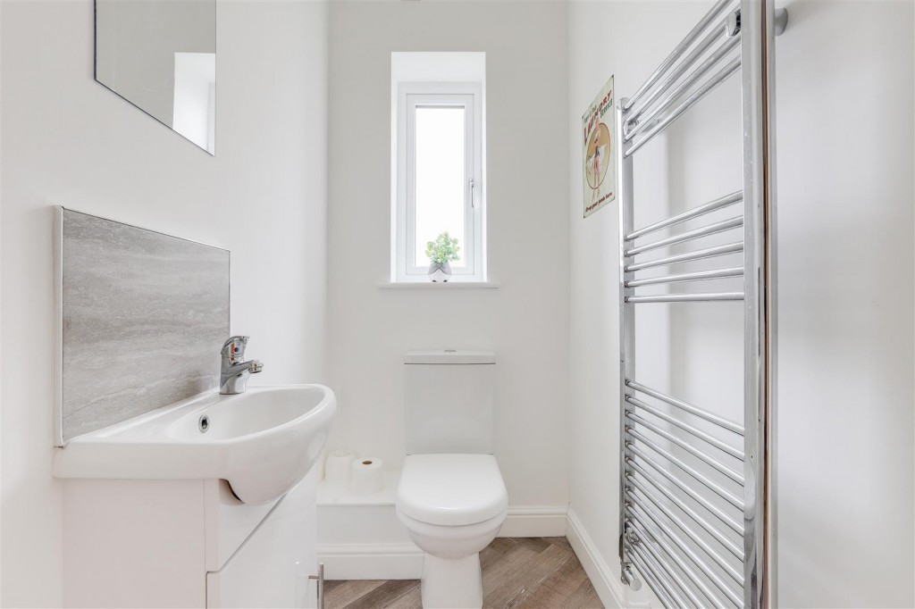 Woodlands Grove, Hucknall, Nottinghamshire, NG15 6SG