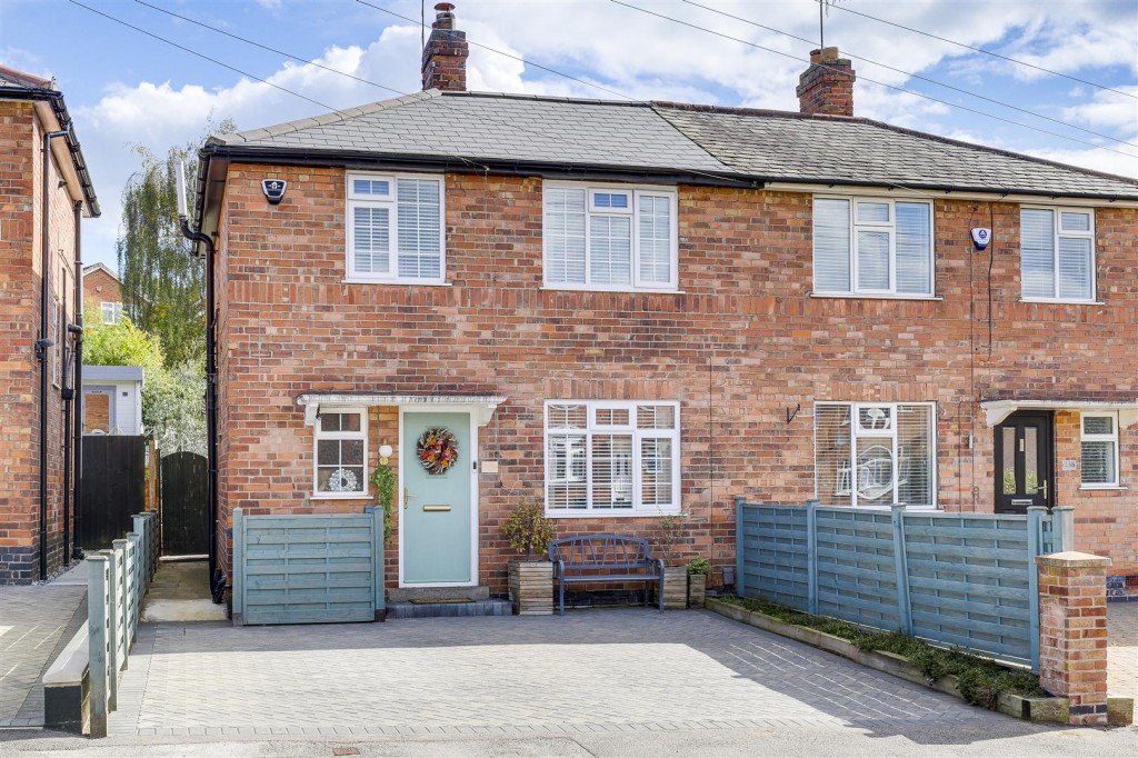 Surgeys Lane, Arnold, Nottinghamshire, NG5 8GB