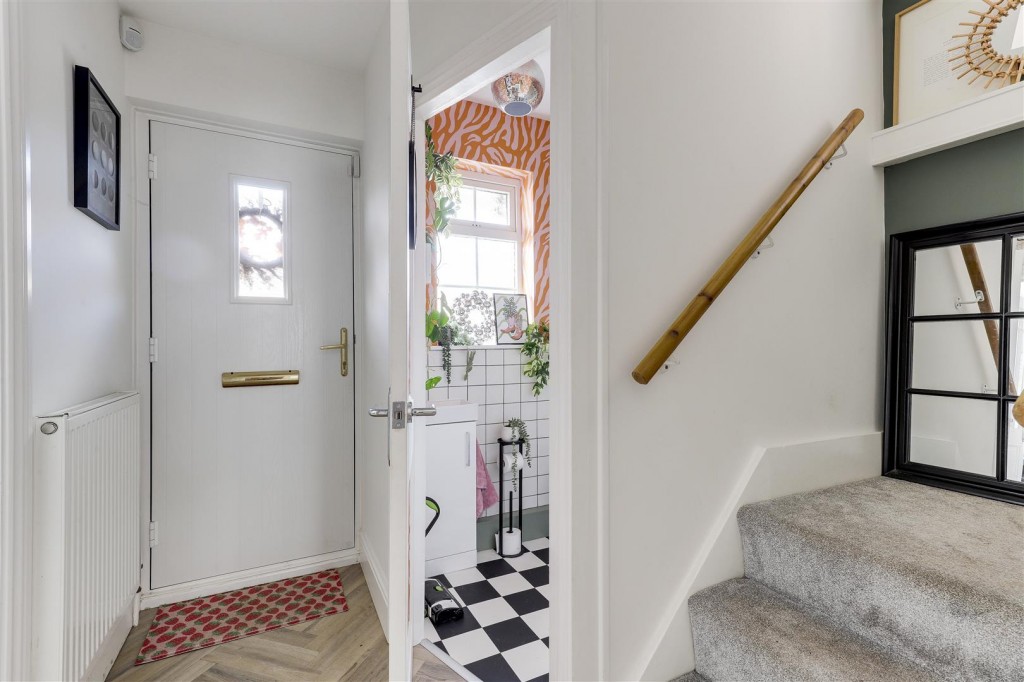 Surgeys Lane, Arnold, Nottinghamshire, NG5 8GB