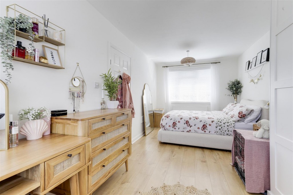 Surgeys Lane, Arnold, Nottinghamshire, NG5 8GB