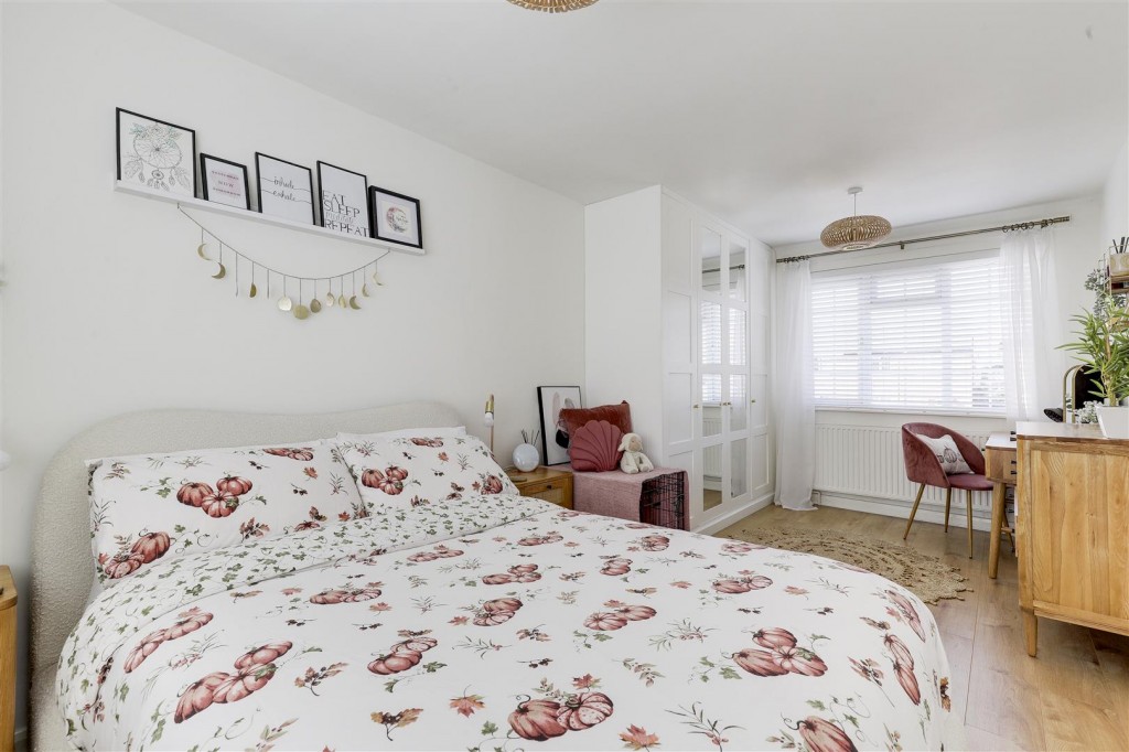 Surgeys Lane, Arnold, Nottinghamshire, NG5 8GB