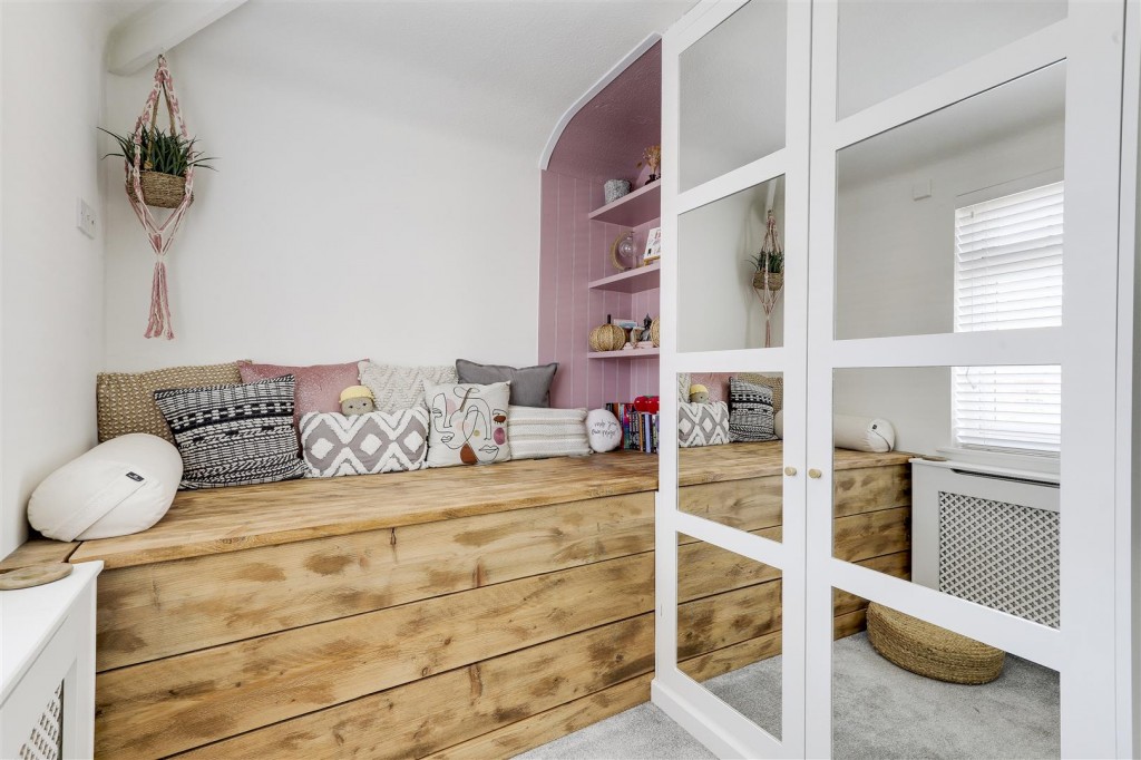 Surgeys Lane, Arnold, Nottinghamshire, NG5 8GB