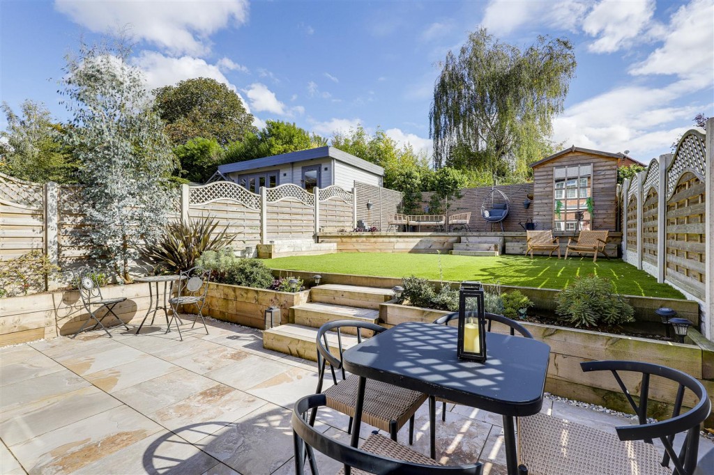 Surgeys Lane, Arnold, Nottinghamshire, NG5 8GB