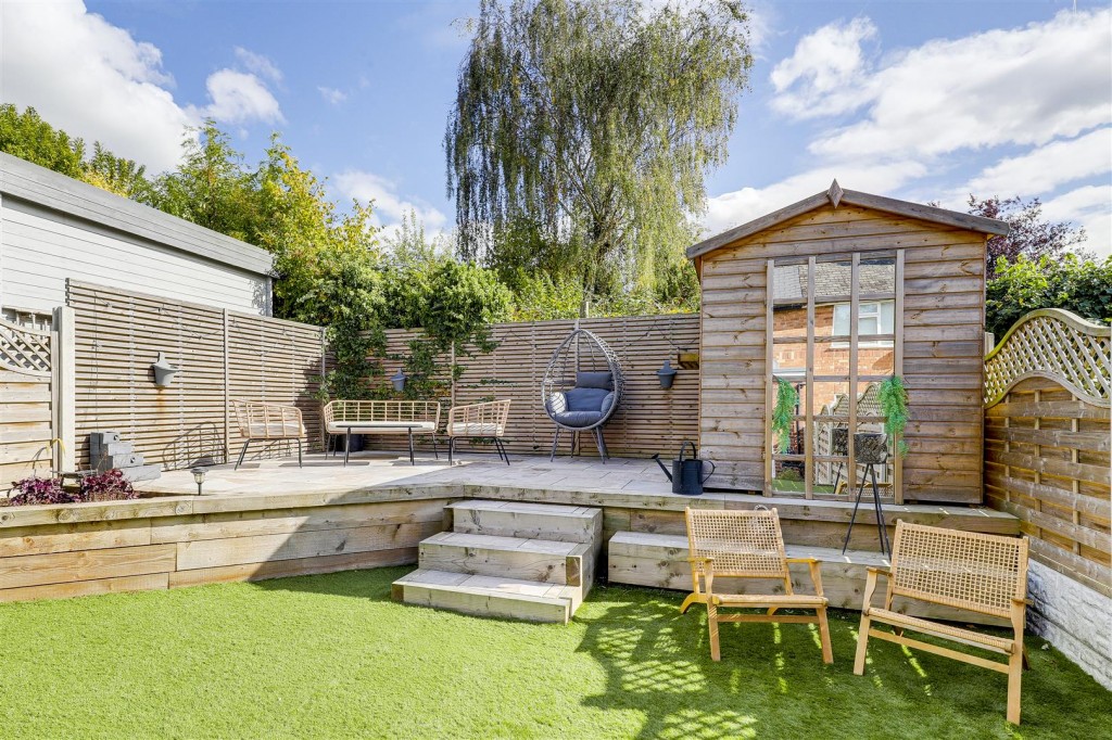 Surgeys Lane, Arnold, Nottinghamshire, NG5 8GB