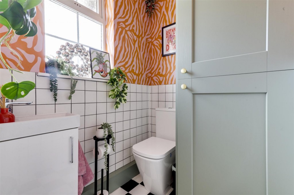 Surgeys Lane, Arnold, Nottinghamshire, NG5 8GB