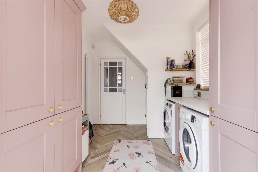 Surgeys Lane, Arnold, Nottinghamshire, NG5 8GB