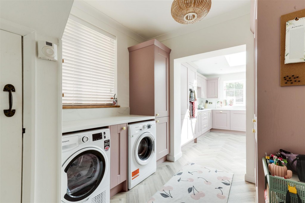 Surgeys Lane, Arnold, Nottinghamshire, NG5 8GB