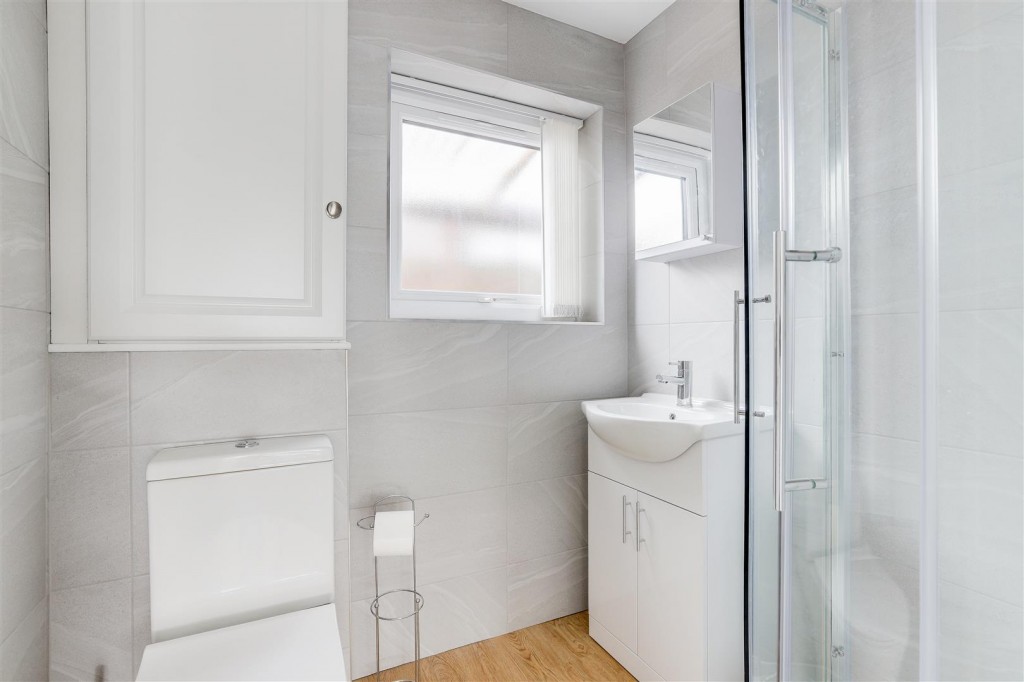 Field Avenue, Hucknall, Nottinghamshire, NG15 6SQ