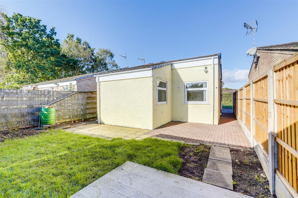 Field Avenue, Hucknall, Nottinghamshire, NG15 6SQ