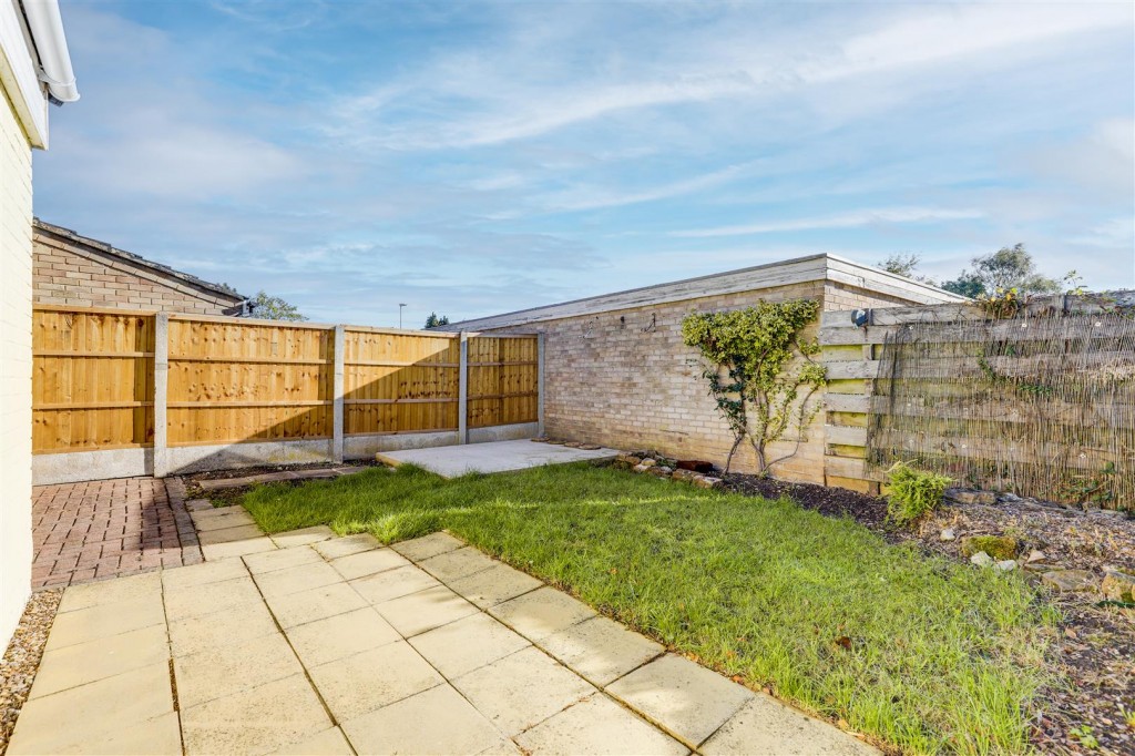 Field Avenue, Hucknall, Nottinghamshire, NG15 6SQ