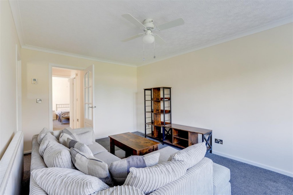 Field Avenue, Hucknall, Nottinghamshire, NG15 6SQ