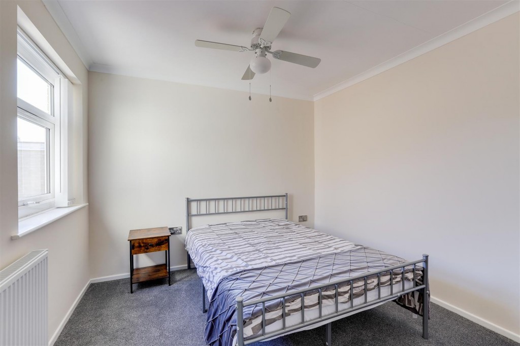 Field Avenue, Hucknall, Nottinghamshire, NG15 6SQ