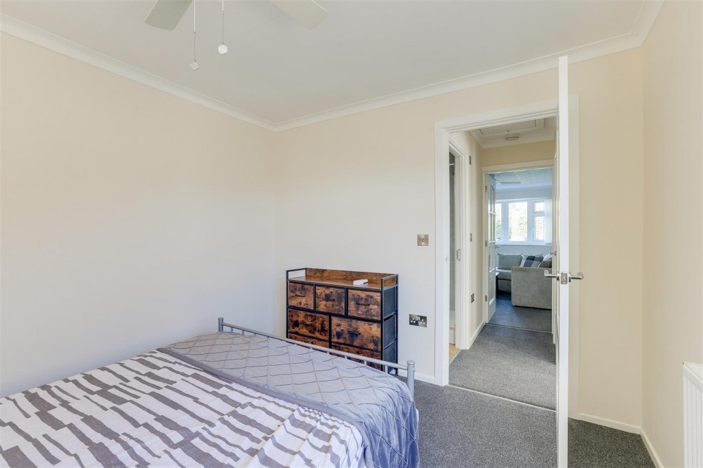 Field Avenue, Hucknall, Nottinghamshire, NG15 6SQ