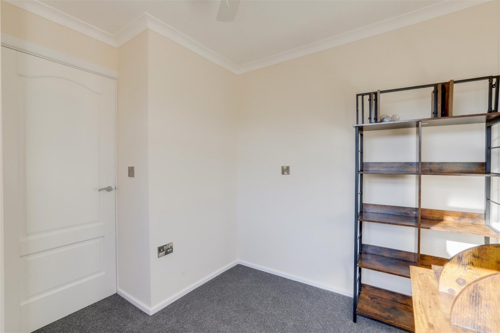 Field Avenue, Hucknall, Nottinghamshire, NG15 6SQ