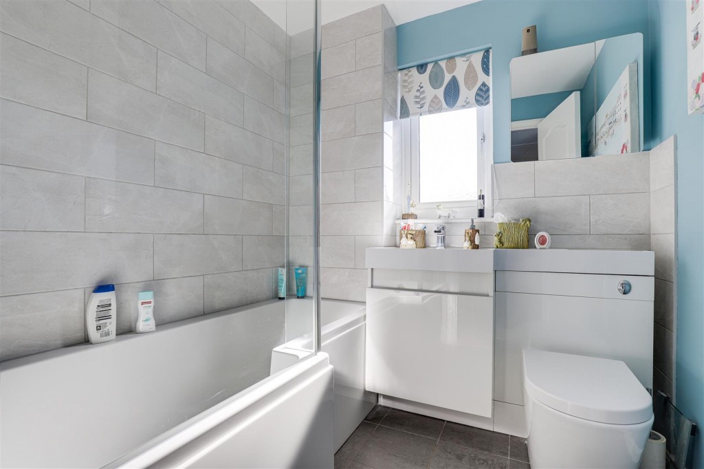 Clover Fields, Calverton, Nottinghamshire, NG14 6PN