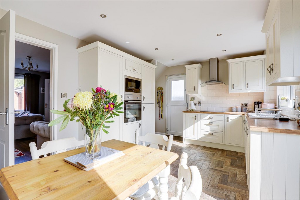 Clover Fields, Calverton, Nottinghamshire, NG14 6PN
