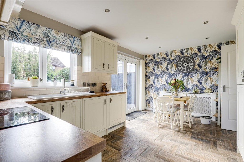 Clover Fields, Calverton, Nottinghamshire, NG14 6PN