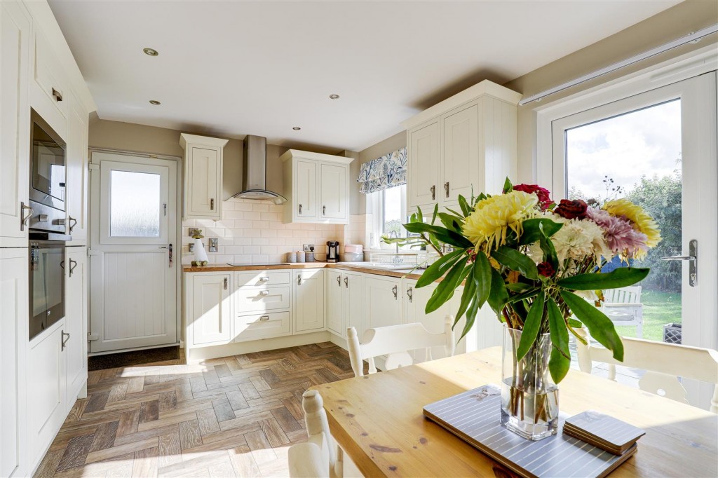 Clover Fields, Calverton, Nottinghamshire, NG14 6PN
