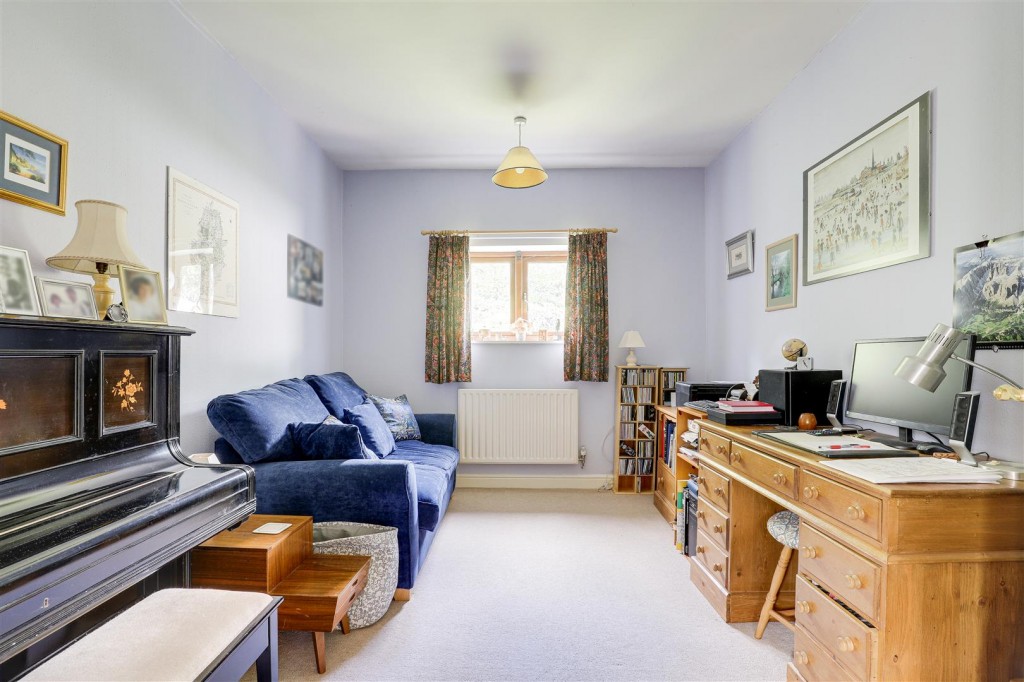 Lambley Road, Lowdham, Nottinghamshire, NG14 7AY