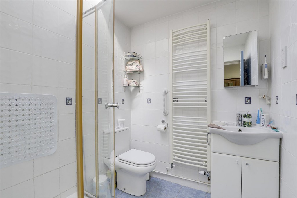 Lambley Road, Lowdham, Nottinghamshire, NG14 7AY