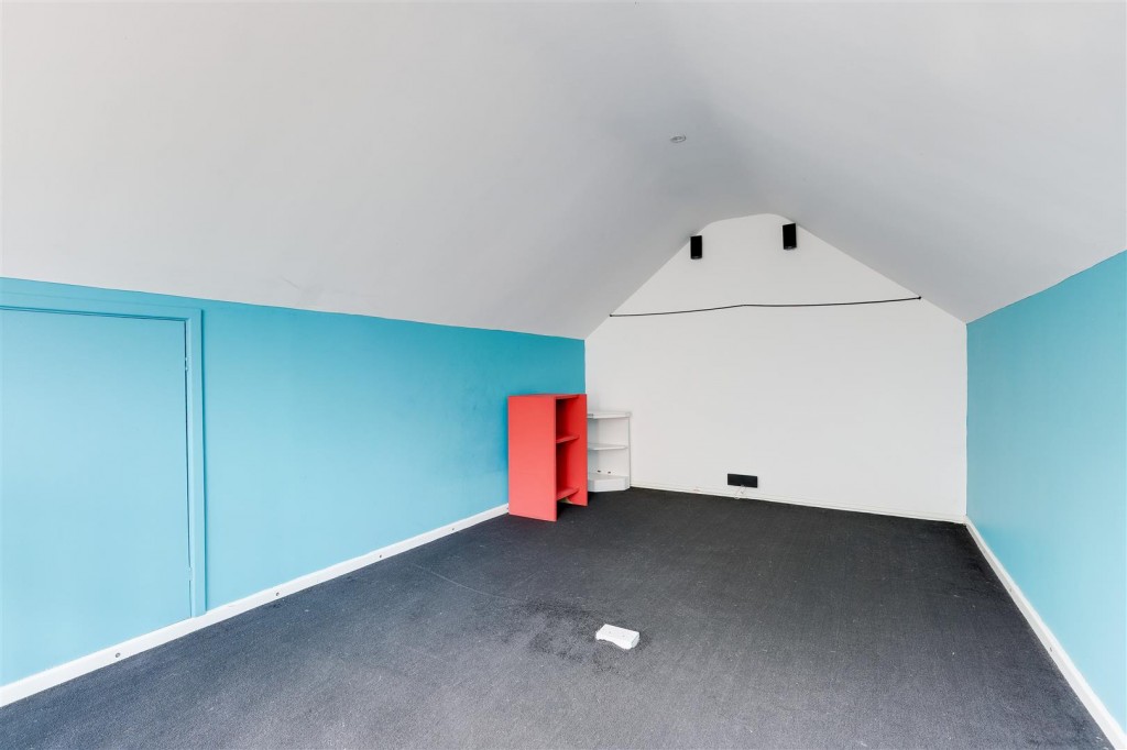 Beckhampton Road, Bestwood, Nottinghamshire, NG5 5NG