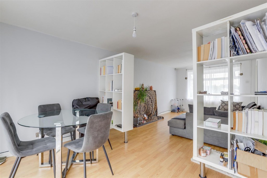 Beckhampton Road, Bestwood, Nottinghamshire, NG5 5NG