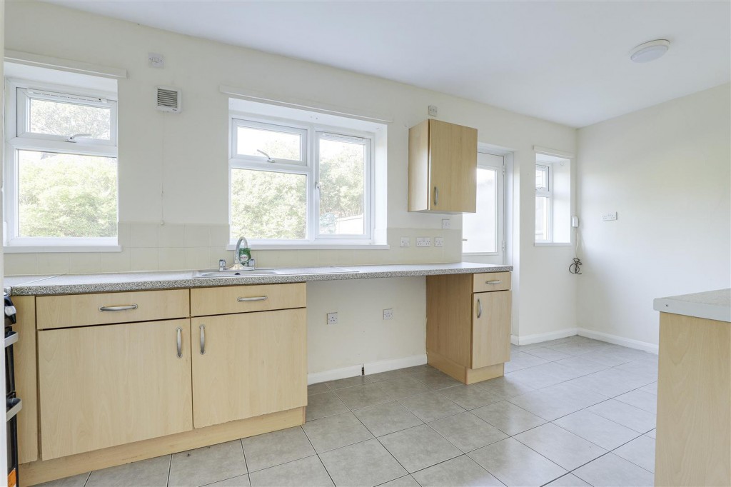 Pulborough Close, Basford, Nottinghamshire, NG5 1HU