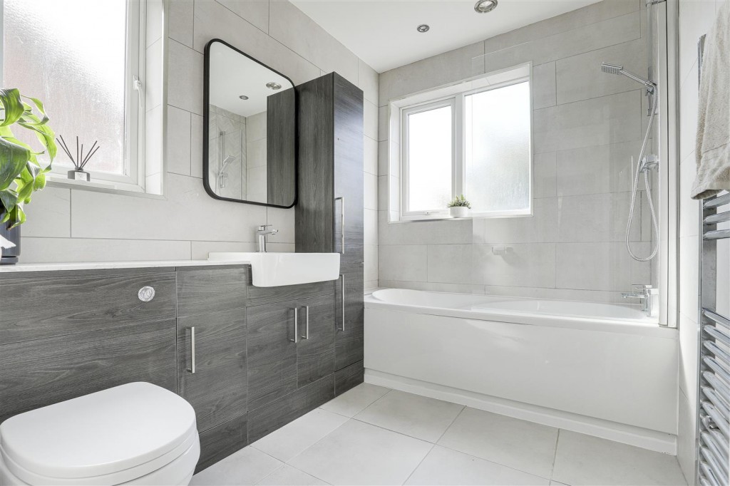 Charlbury Road, Wollaton, Nottinghamshire, NG8 1ND