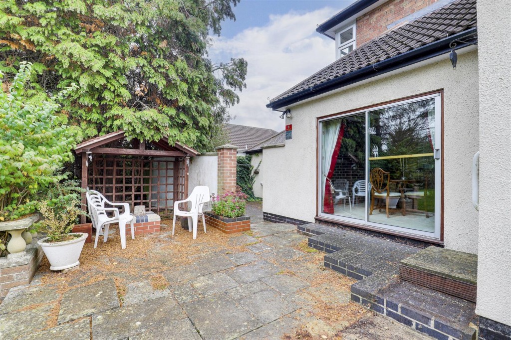 Melton Road, Tollerton, Nottinghamshire, NG12 4EN