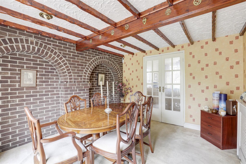 Melton Road, Tollerton, Nottinghamshire, NG12 4EN