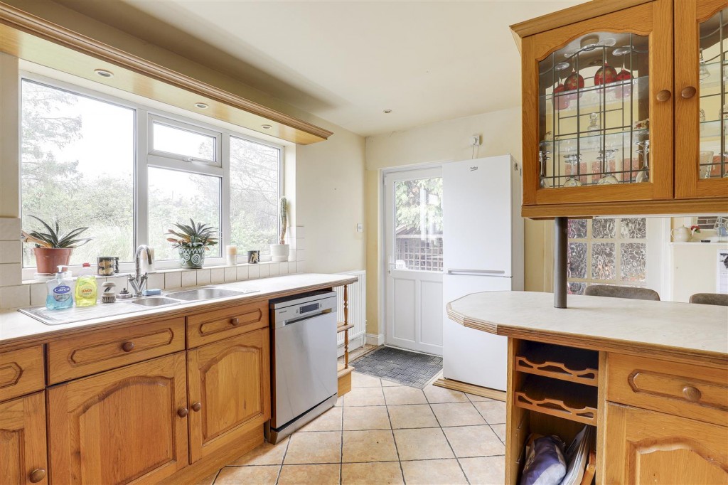 Melton Road, Tollerton, Nottinghamshire, NG12 4EN