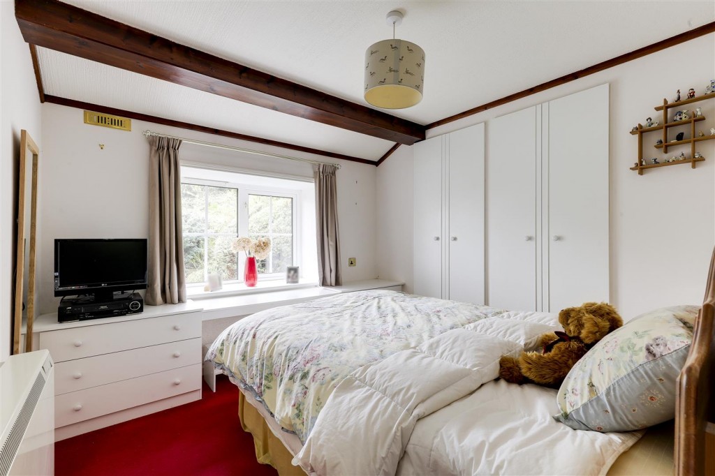 Killarney Park, Nottinghamshire, NG6 8NQ