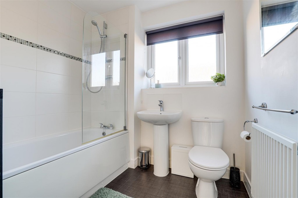 Rothbury Close, Arnold, Nottinghamshire, NG5 8UE